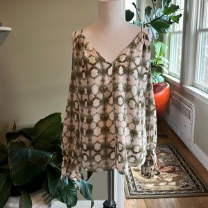 Jessica Simpson blouse off the shoulders, medium M
